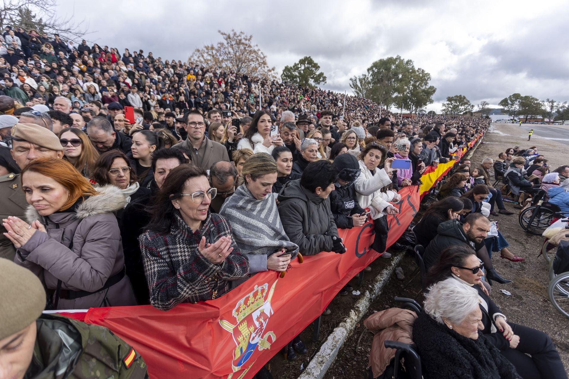 Fotos | Búscate en la jura de bandera en el Cefot de Cáceres