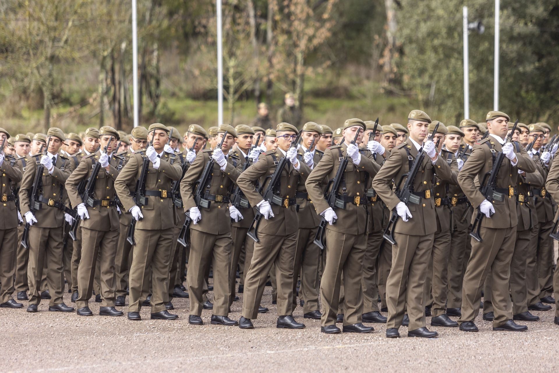 Fotos | Búscate en la jura de bandera en el Cefot de Cáceres