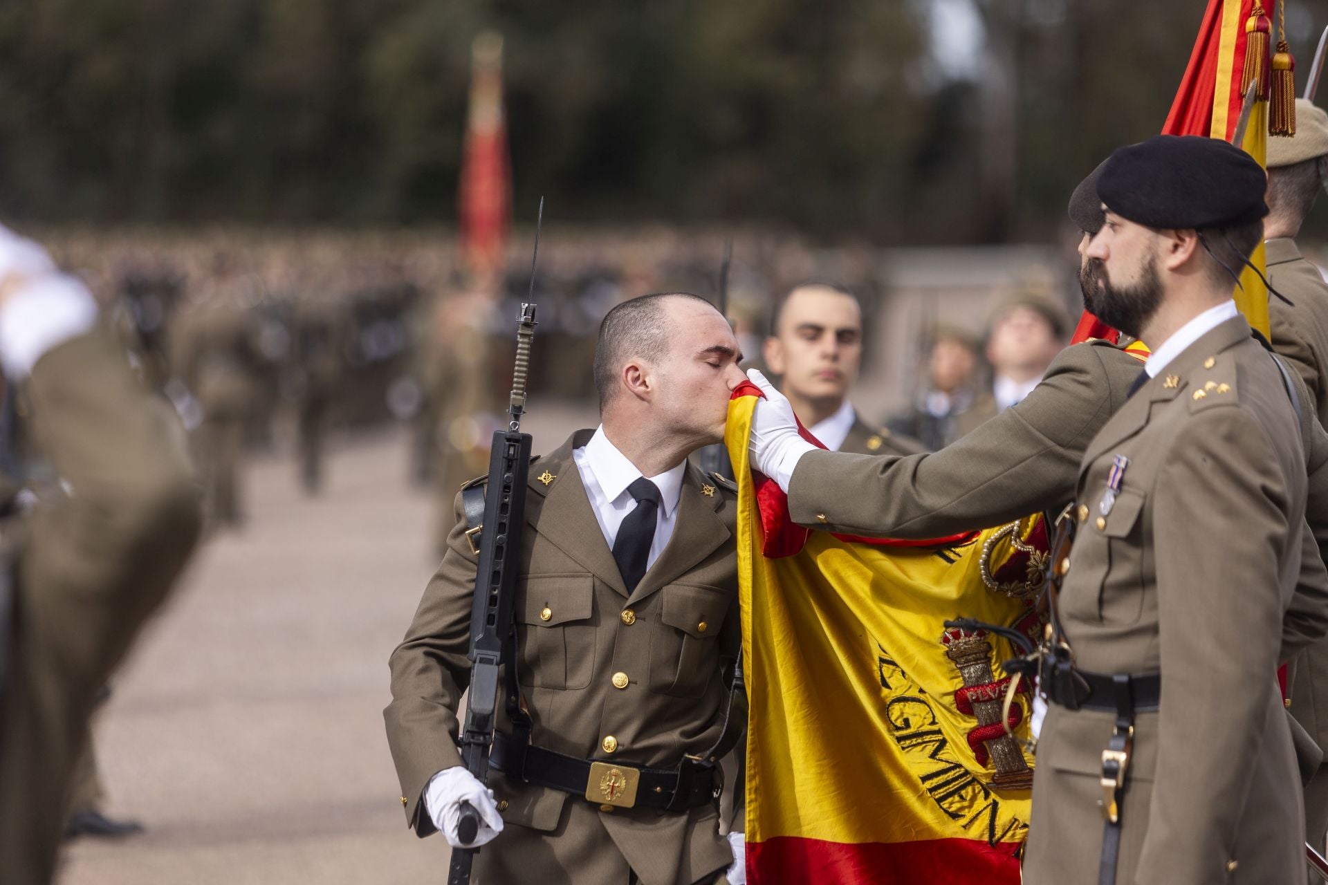 Fotos | Búscate en la jura de bandera en el Cefot de Cáceres