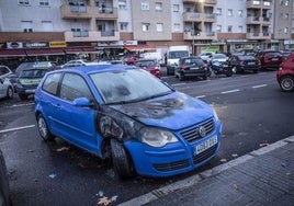 El vehículo ardió en la calle Francisco Guerra.