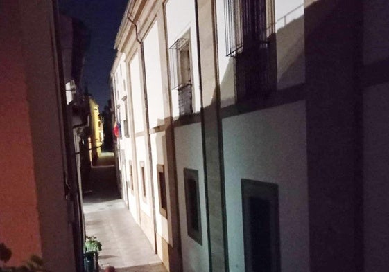 Aspecto de la calle Trujillo de noche la semana pasada.