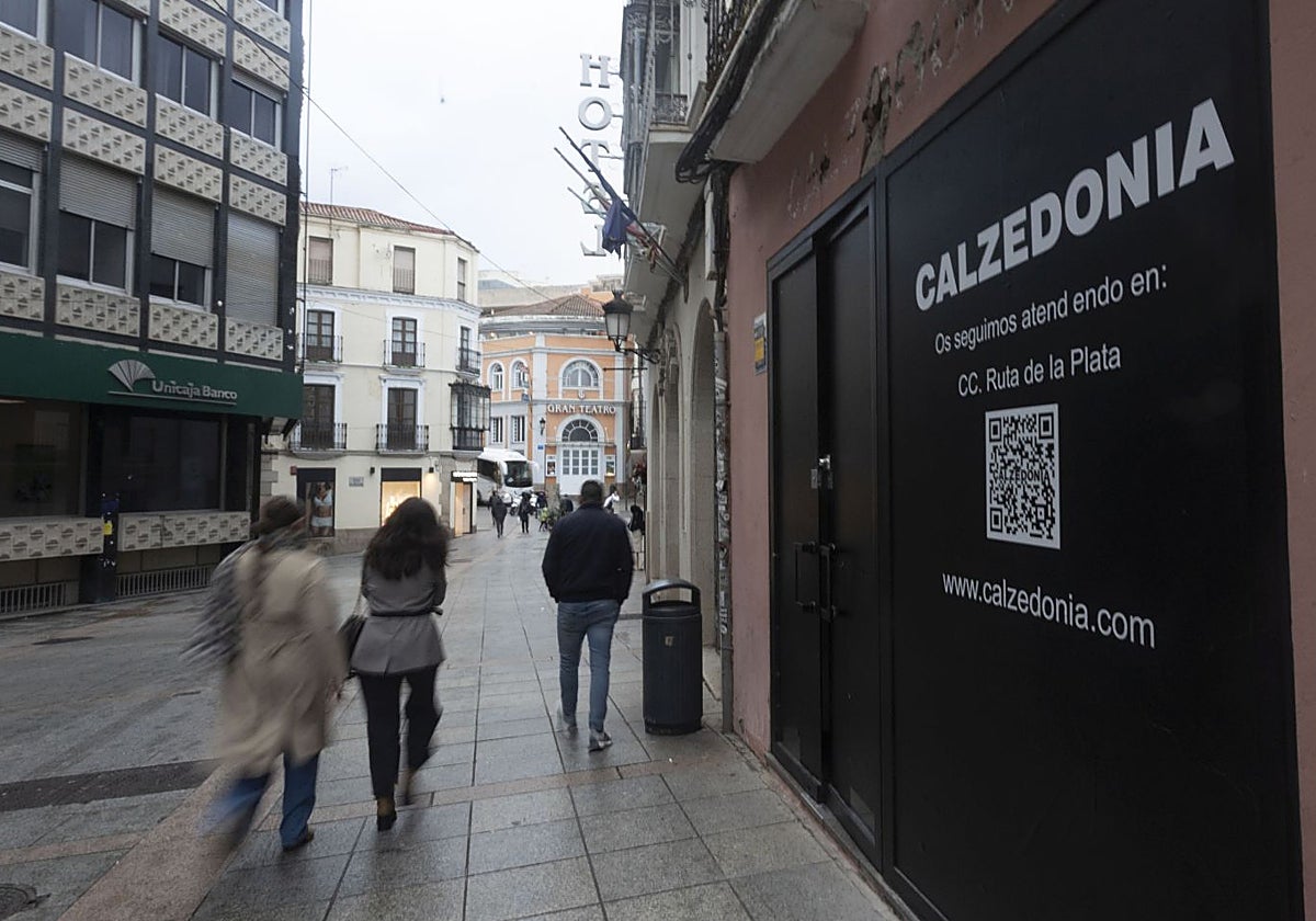 Calzedonia ha cerrado este lunes su tienda de la calle San Pedro de Cáceres.