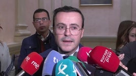 El presidente de la Diputación de Badajoz y secretario general del PSOE extremeño, Miguel Ángel Gallardo, en declaraciones a los medios este jueves.