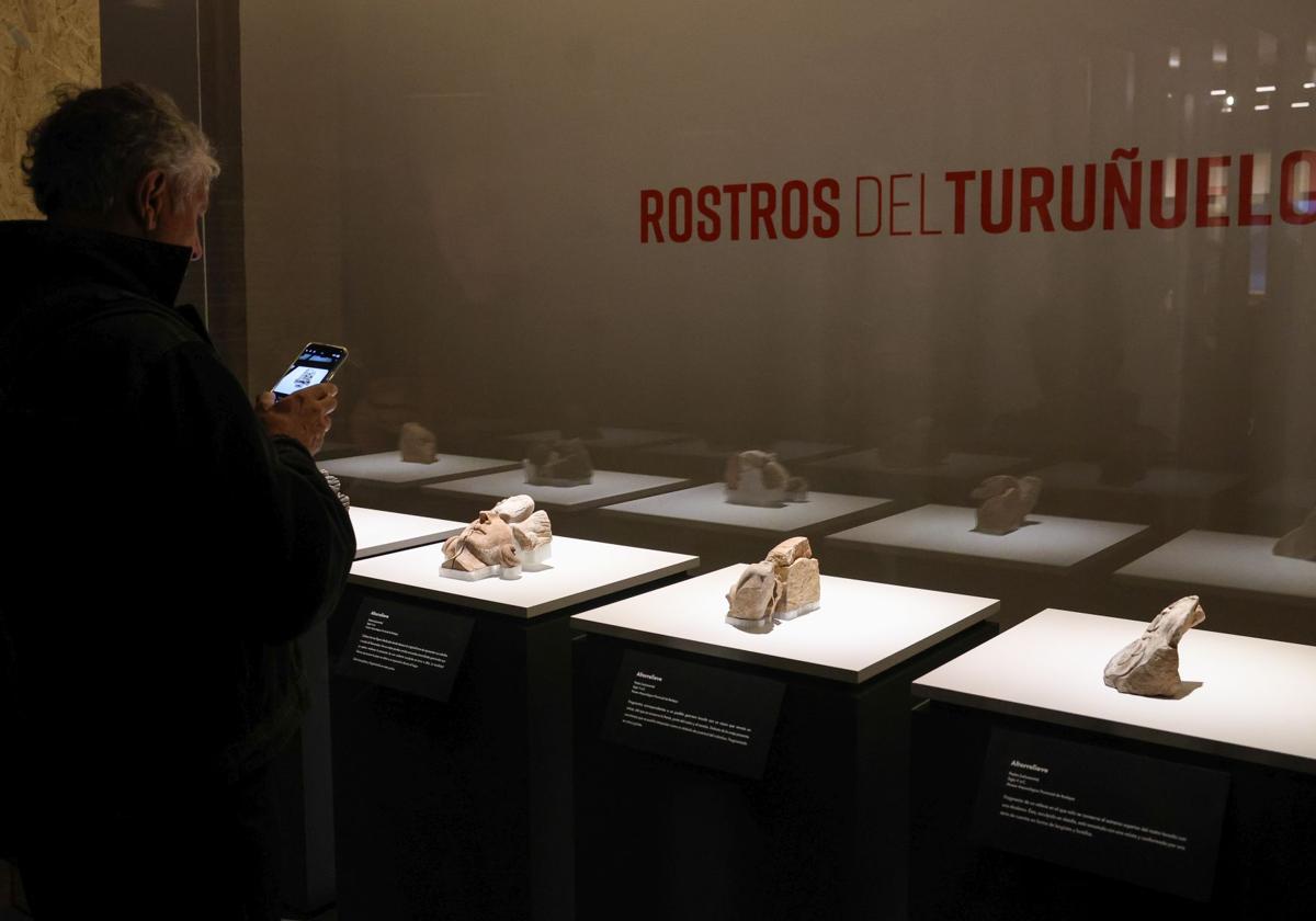Rostros del Turuñuelo en la Sala de Novedades del Museo Arqueológico Nacional.