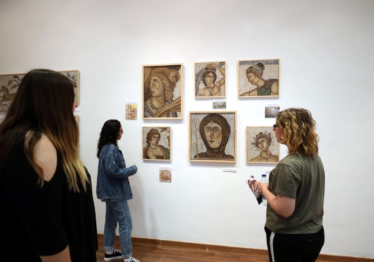 La Escuela de Diseño muestra los mosaicos en Salorino