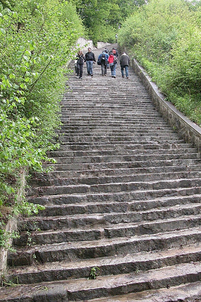 Las escaleras de la muerte de Mauthausen, 186 escalones donde muchos fallecieron.