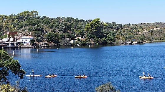El embalse de Valdeobispo ya es navegable todo el año
