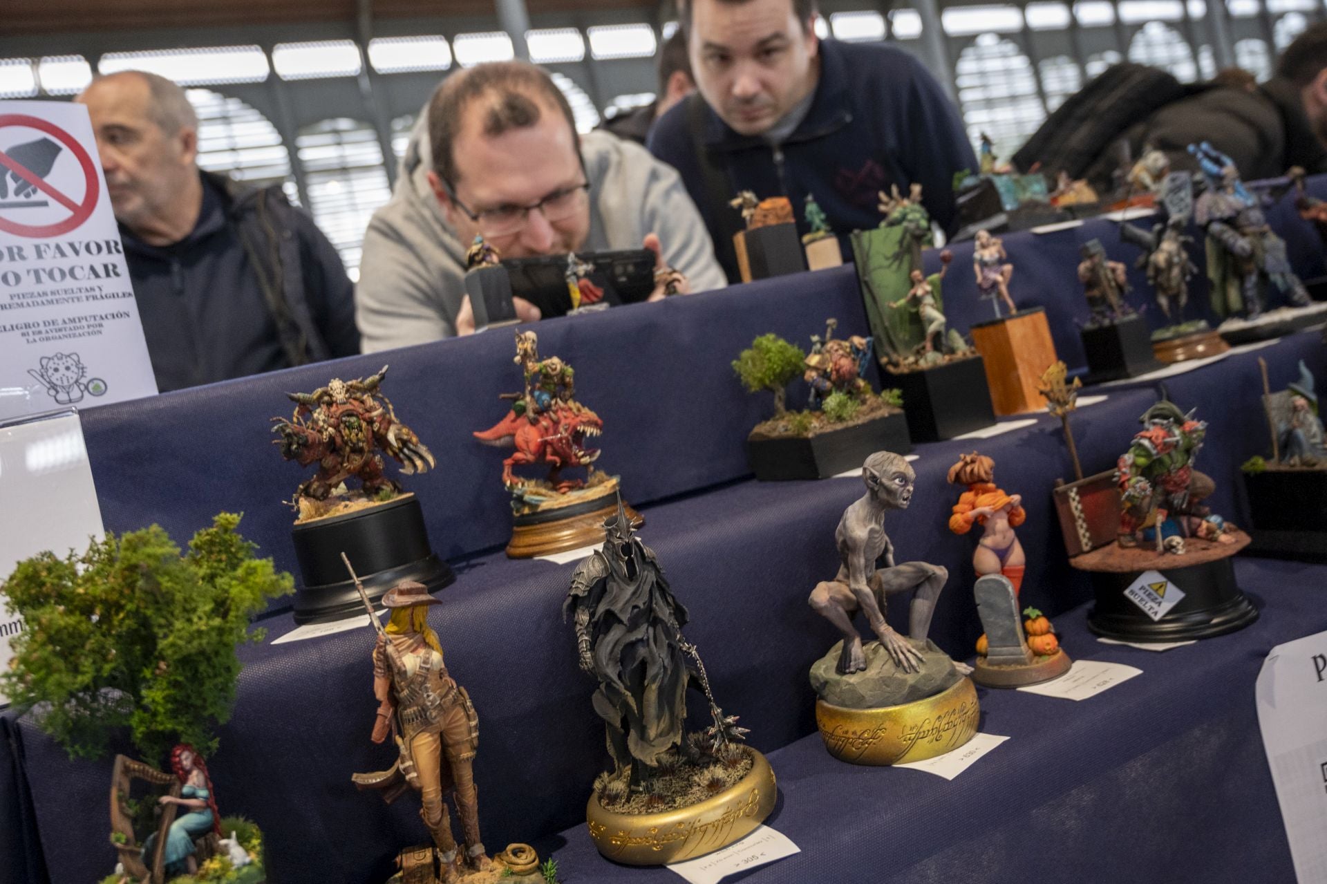 600 maquetas de todo el mundo se exponen en el concurso de modelismo de Badajoz