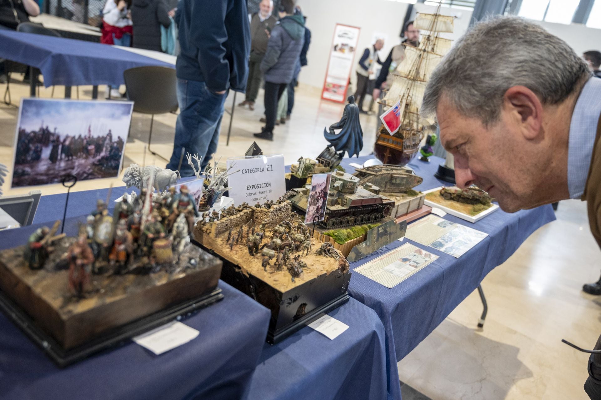 600 maquetas de todo el mundo se exponen en el concurso de modelismo de Badajoz