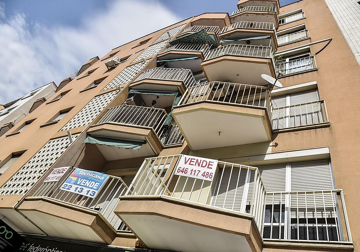 Imagen de archivo de pisos en venta.