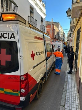 La calle Benegas durante el fuego en una vivienda.