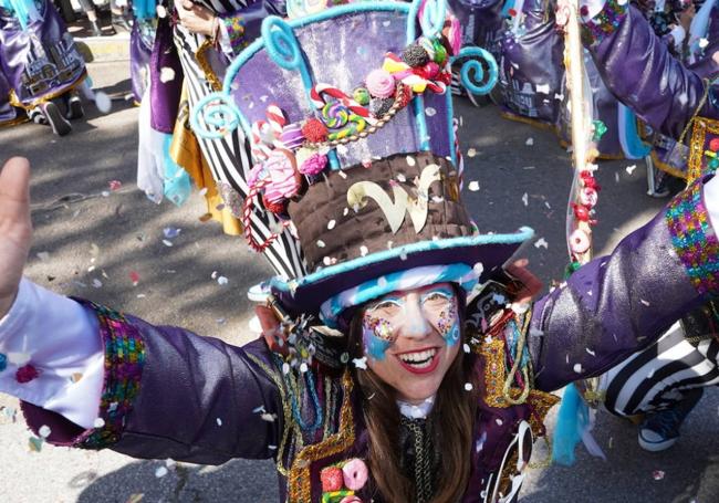 Imagen del desfile de comparsas de Valdepasillas, en 2024.