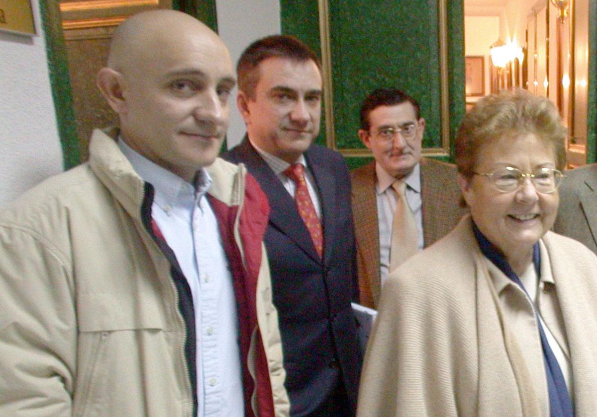 Toño Pérez y José Polo, de Atrio, junto a Helga de Alvear.