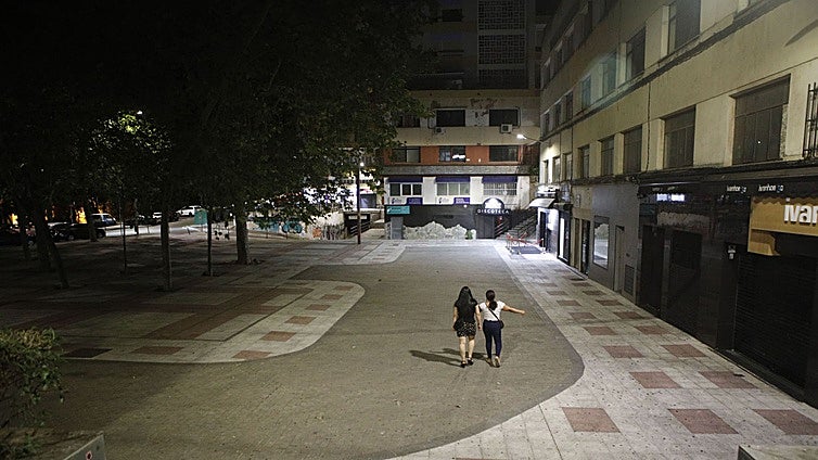 Un joven de 28 años recibe dos puñaladas en un bar de copas de la Madrila, en Cáceres