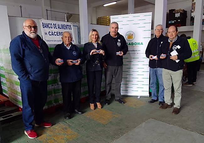 Donación de Mercadona al Banco de alimentos de Cáceres.