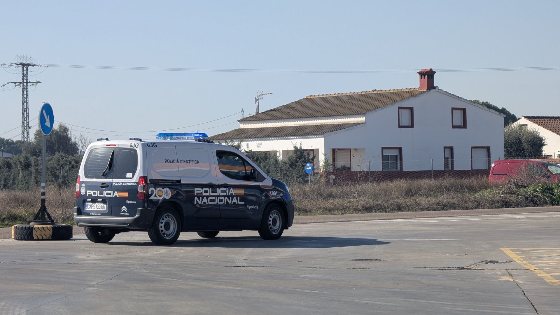 La Policía Nacional este jueves en el lugar del suceso.