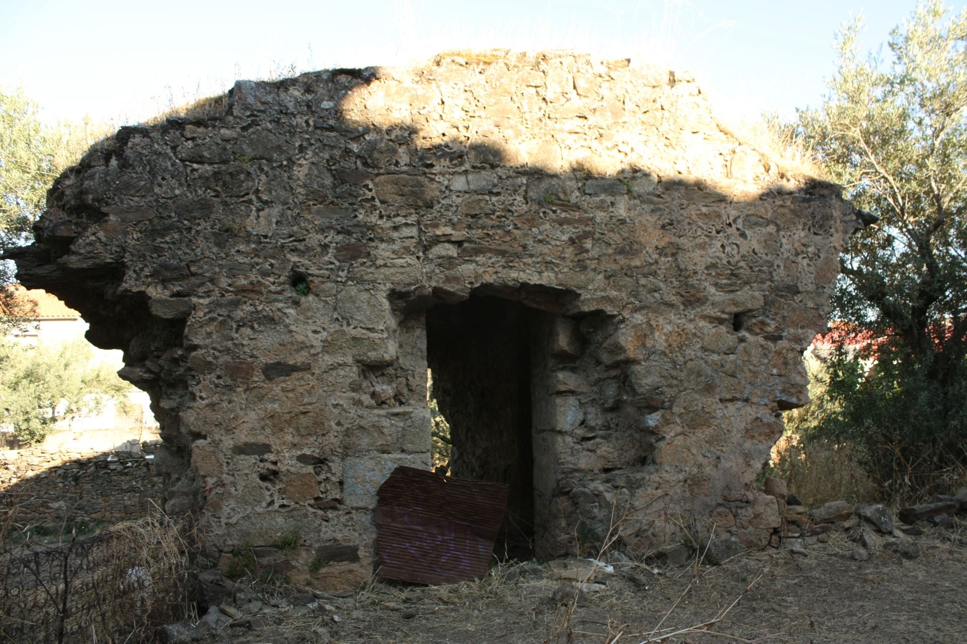 Así es el Castillo de los Herrera en Arroyo de la Luz declarado Bien de Interés Cultural