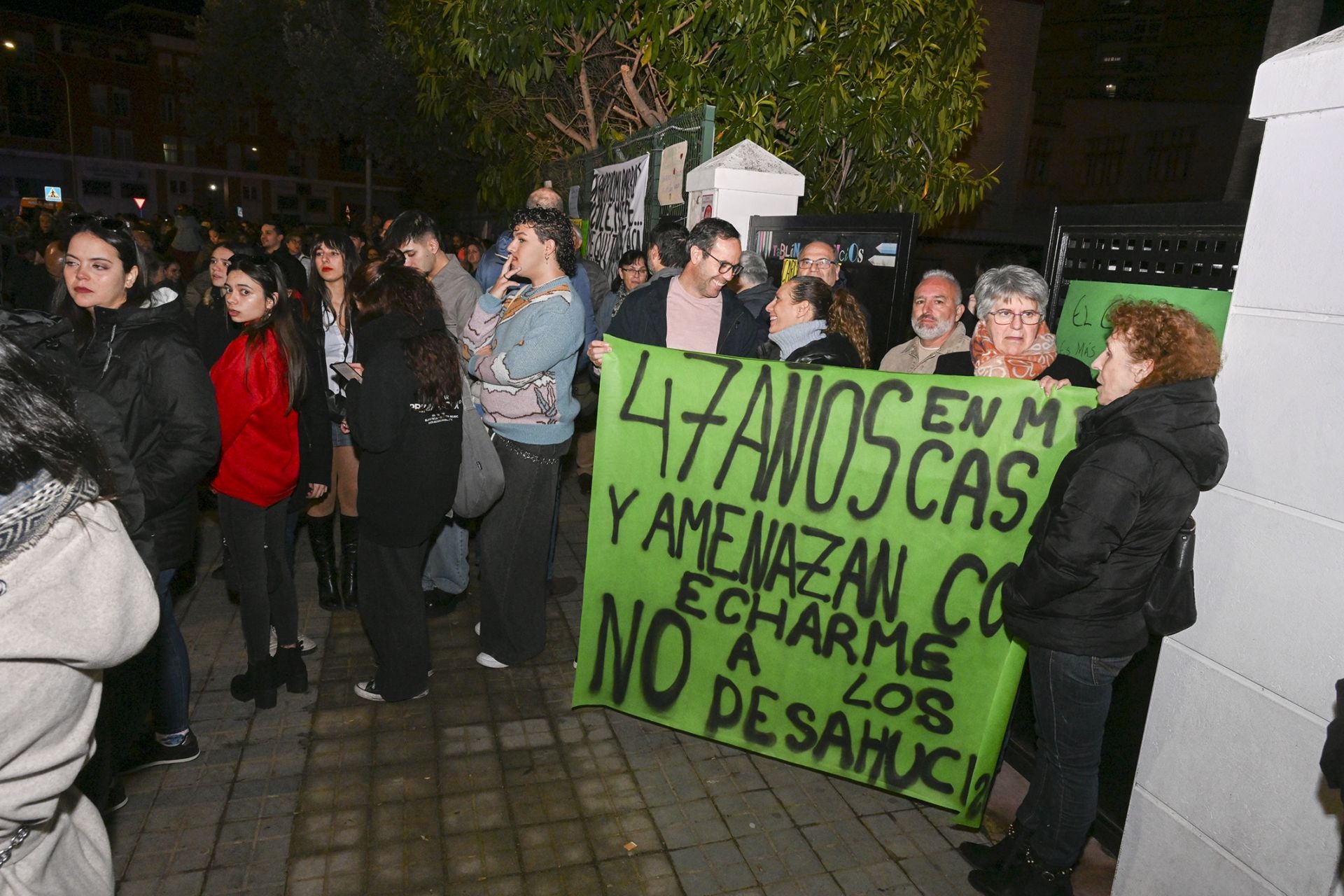 Las Candelas de la margen derecha en Badajoz, en imágenes