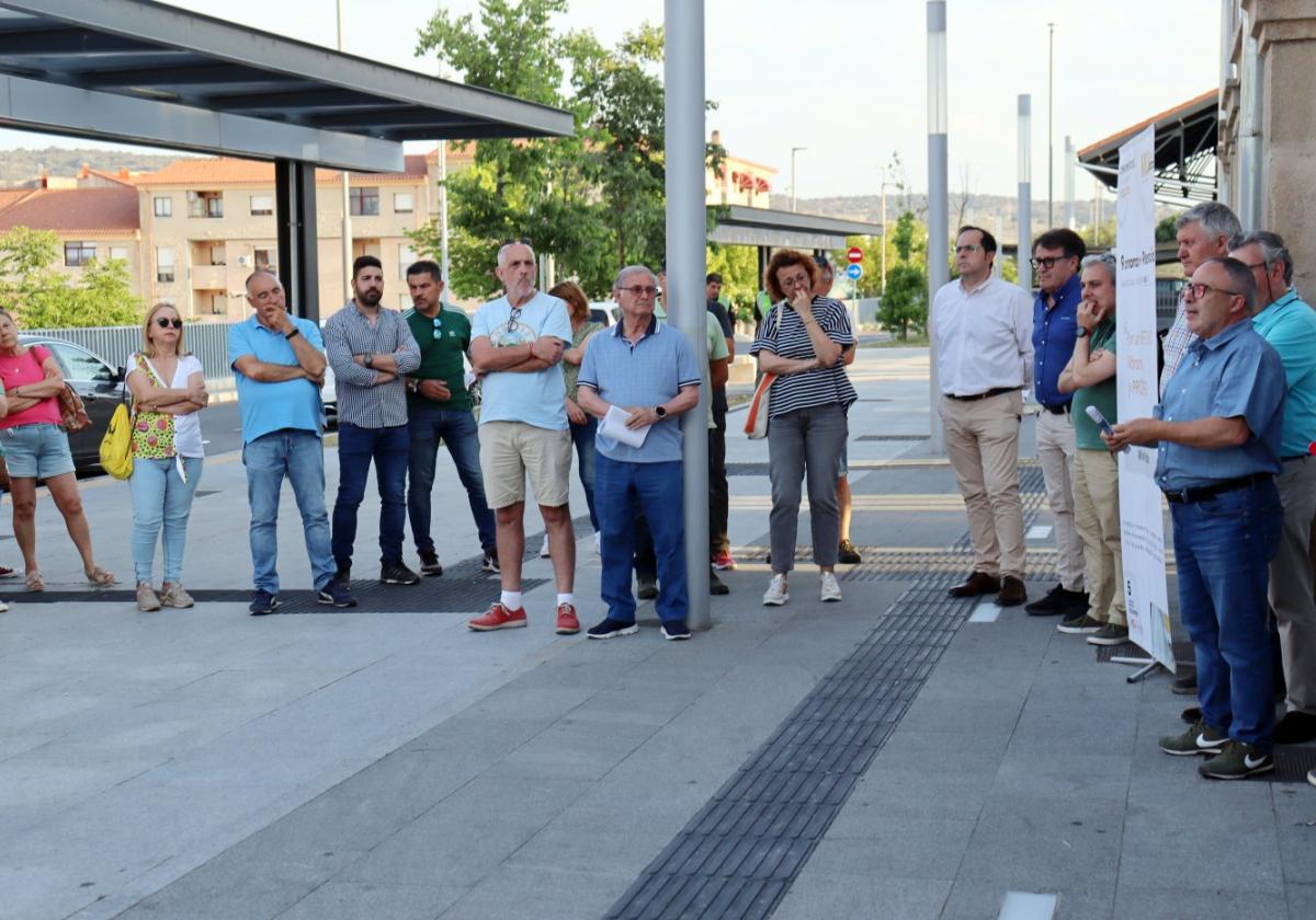 Francisco Martín, portavoz del MSU-Norte, en la movilización de junio en la estación de Plasencia.