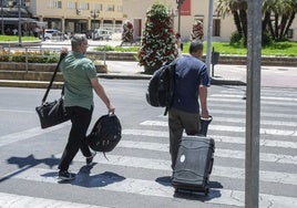 Agentes de la UCO portan información intervenida en los correos electrónicos de la Diputación de Badajoz por la contratación del hermano del presidente del Gobierno en julio de 2024.