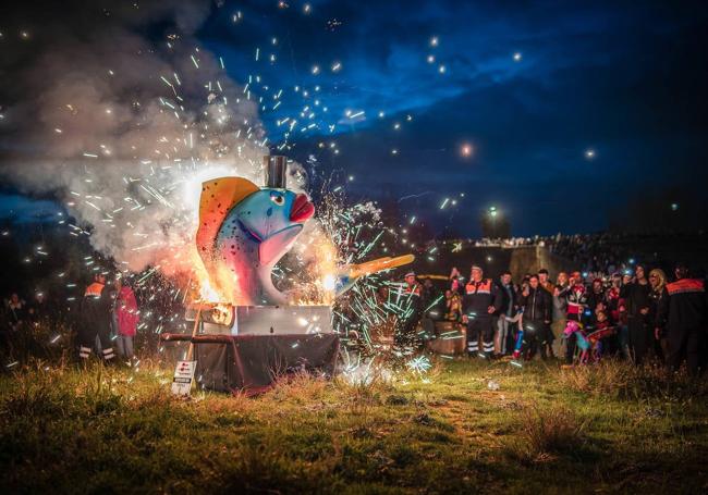 Imagen de archivo del entierro de la Sardina del Carnaval Romano en 2024.