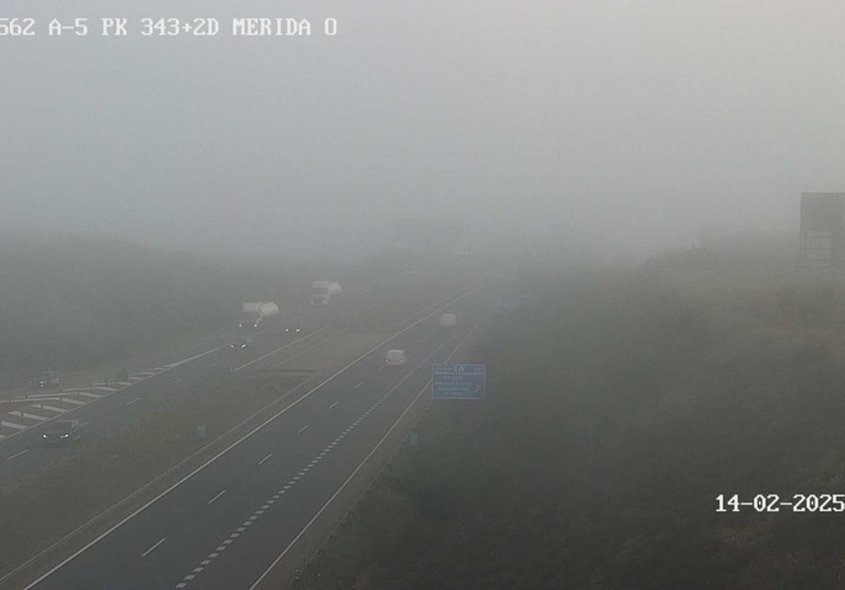 Bancosde niebla que afectan a la Autovía A-5, a la altura de Mérida.