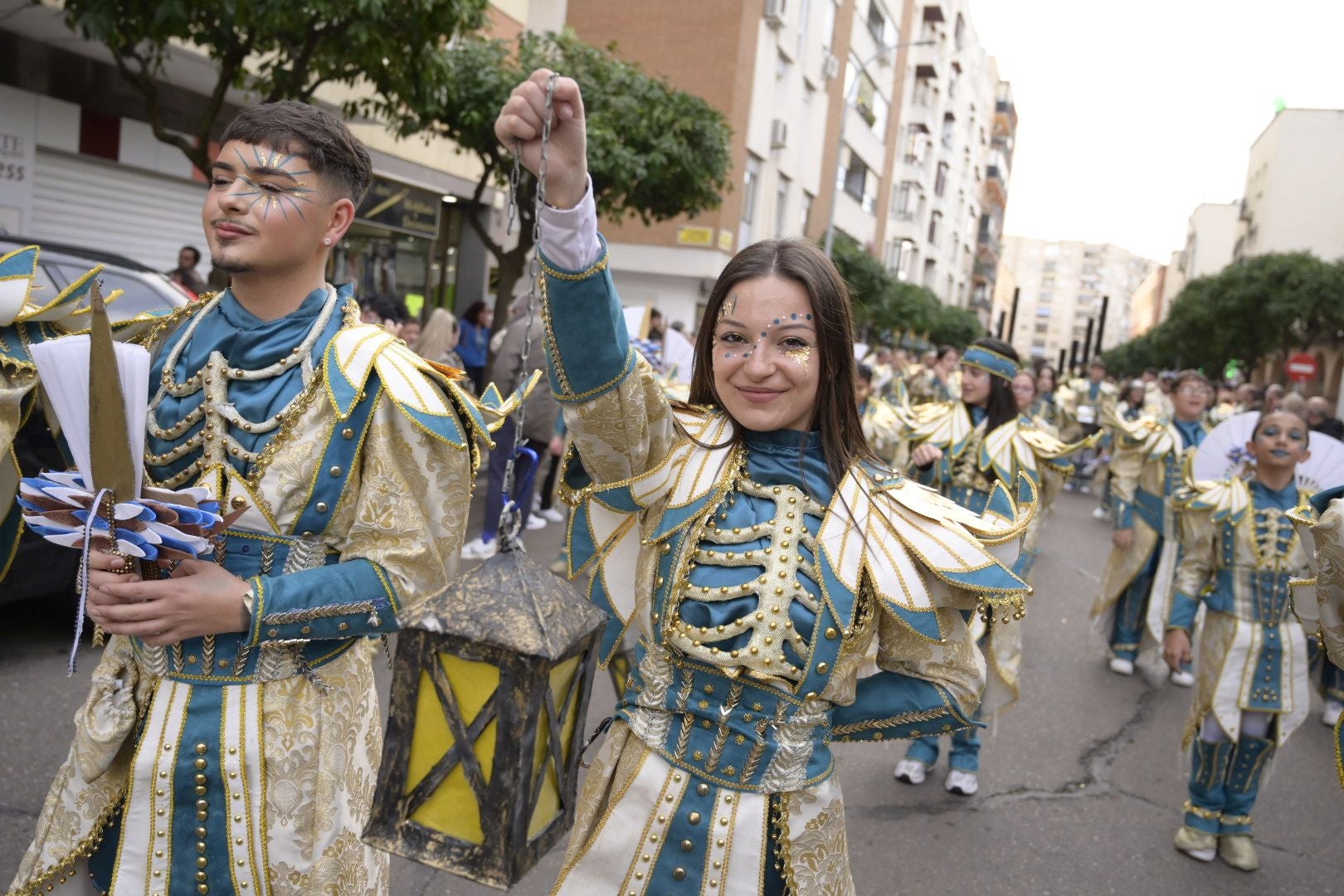 Así ha sido el desfile de comparsas con motivo de Las Candelas de Santa Marina