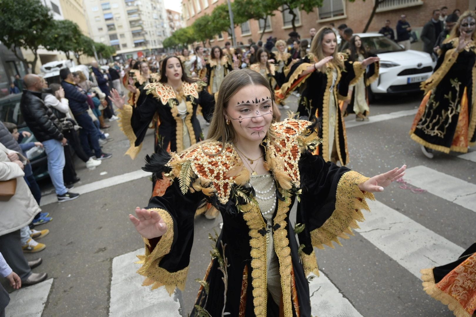 Así ha sido el desfile de comparsas con motivo de Las Candelas de Santa Marina