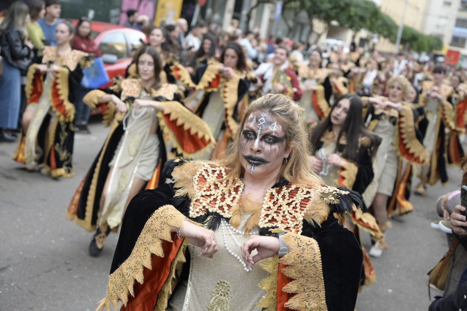 Así ha sido el desfile de comparsas con motivo de Las Candelas de Santa Marina