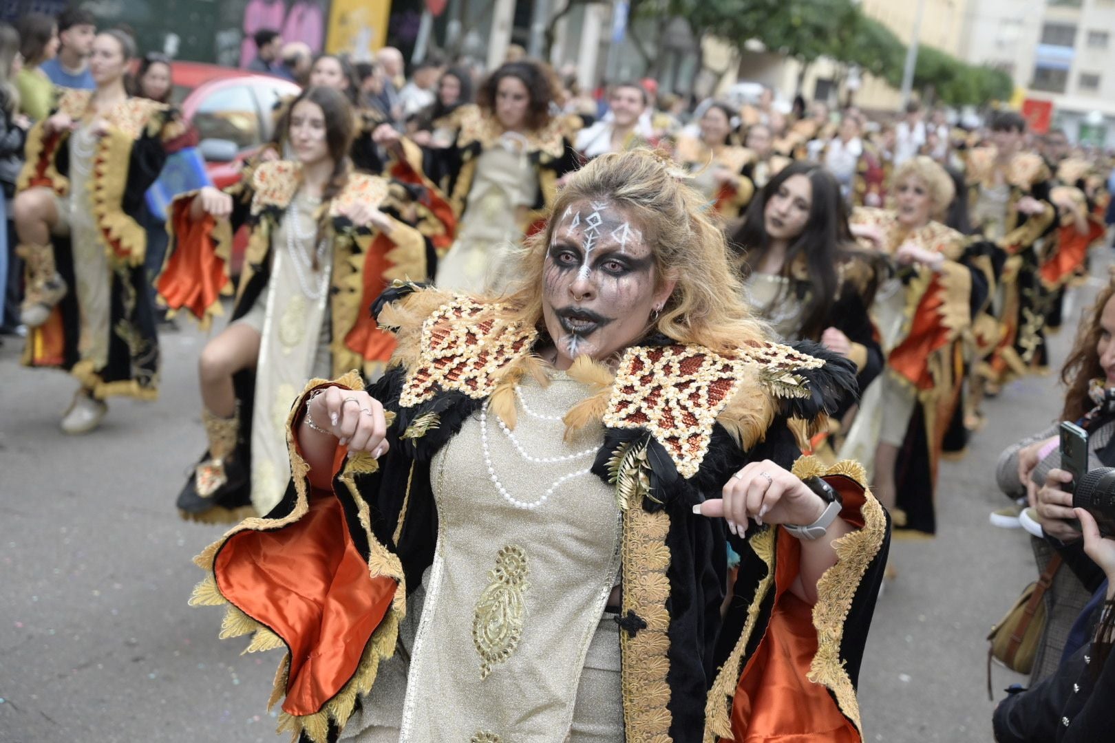 Así ha sido el desfile de comparsas con motivo de Las Candelas de Santa Marina