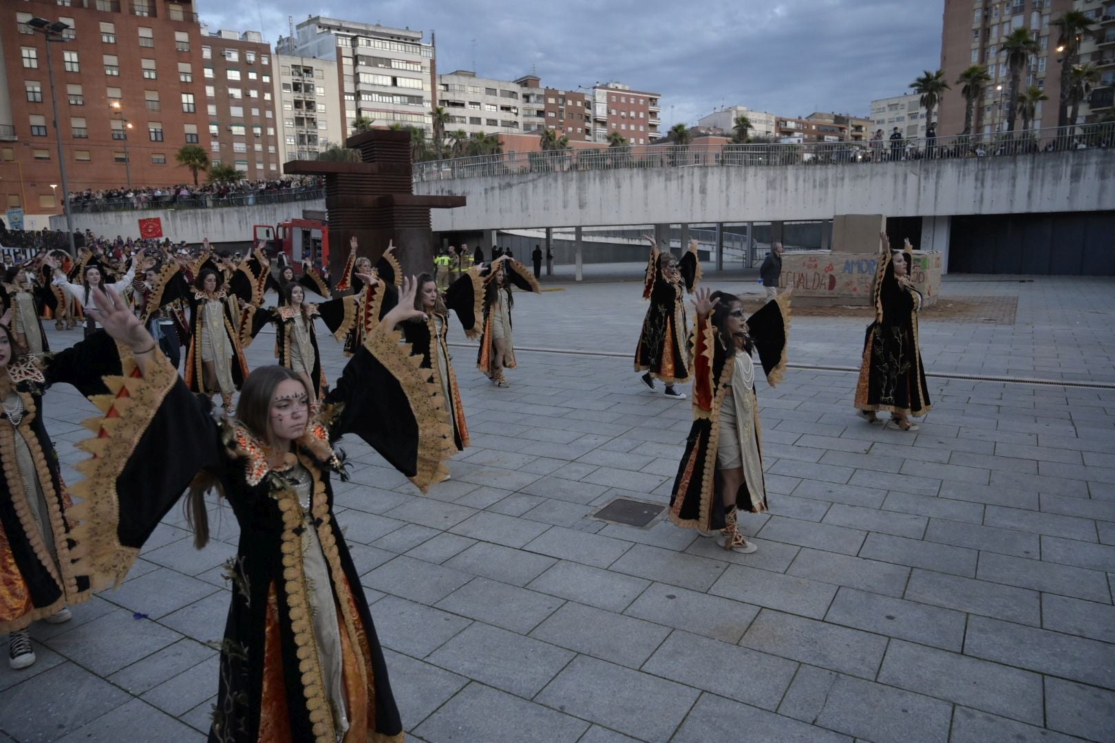 Así ha sido el desfile de comparsas con motivo de Las Candelas de Santa Marina