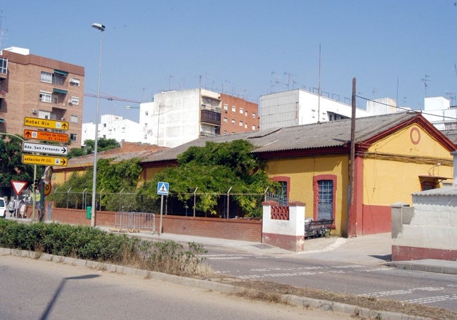 Casa de las Aguas, en el inidio de Carolina Coronado y la esquina de Cuatro Caminos.