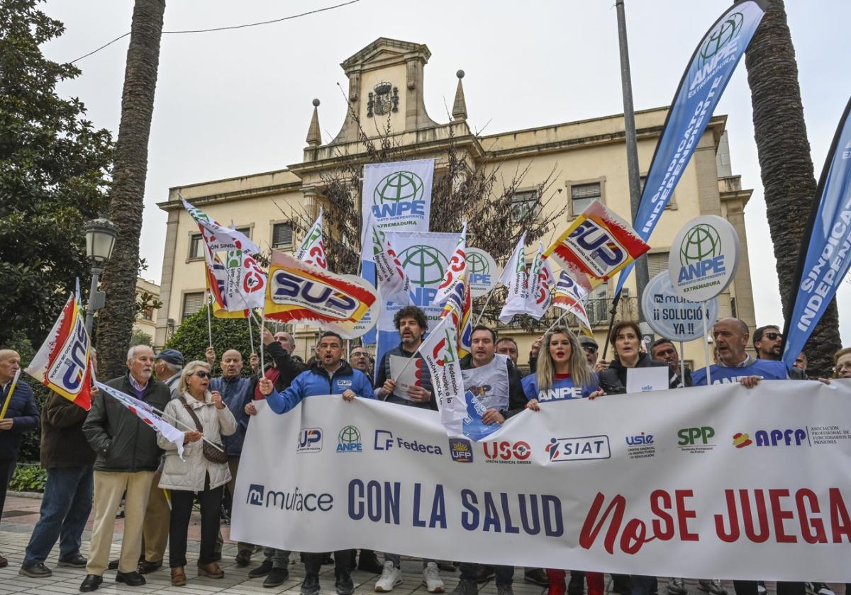 Concentración frente a la Delegación del Gobierno en Badajoz.