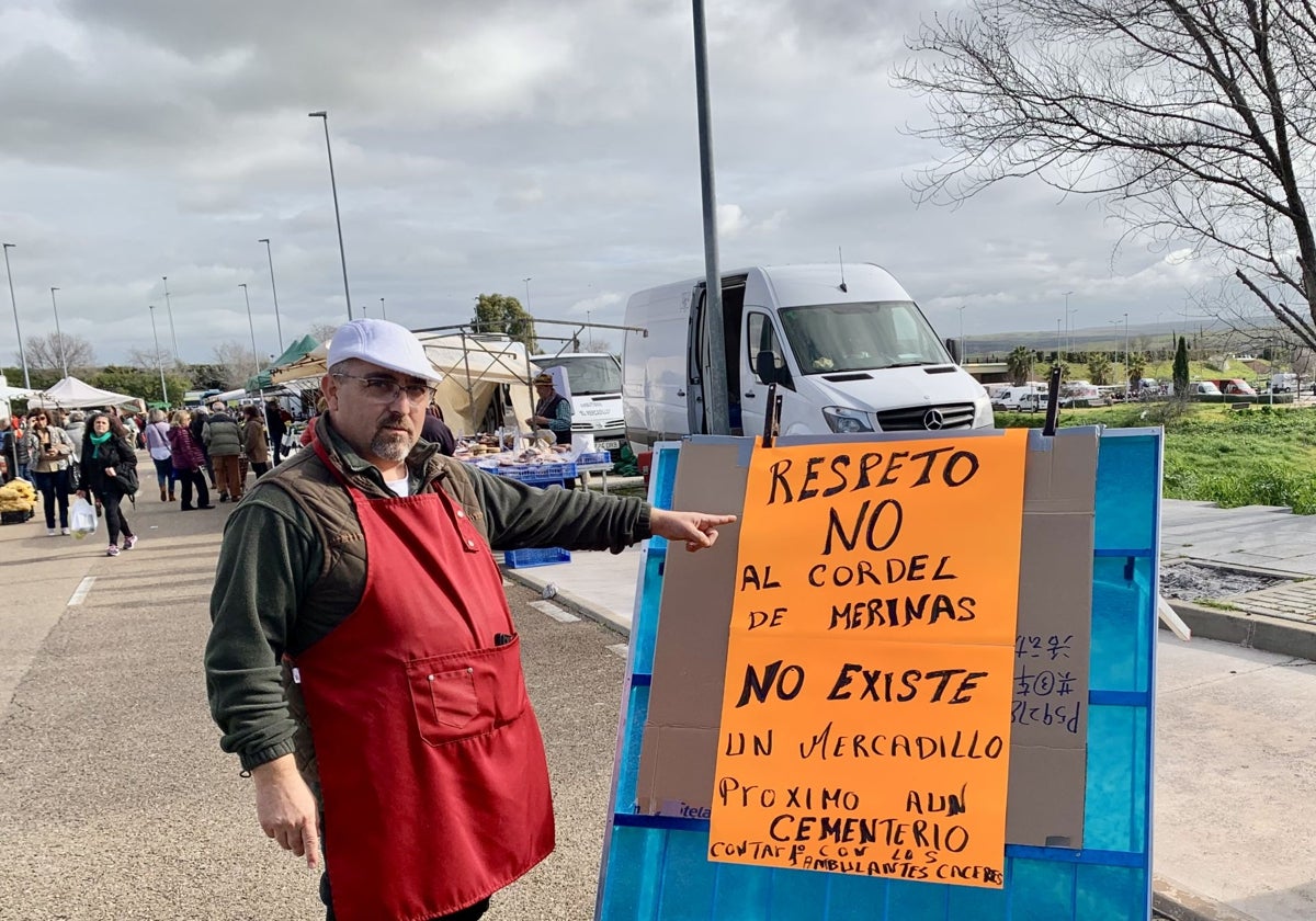 Los vendedores del mercadillo de Cáceres recelan del traslado a Cordel de Merinas