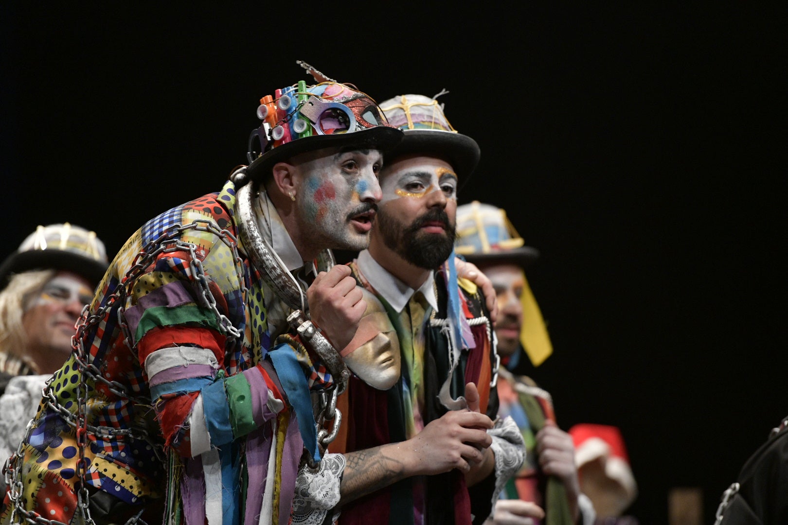 Actuación de la murga Se mace tarde el segundo día de preliminares del Concurso de Murgas del Carnaval de Badajoz 2025. 