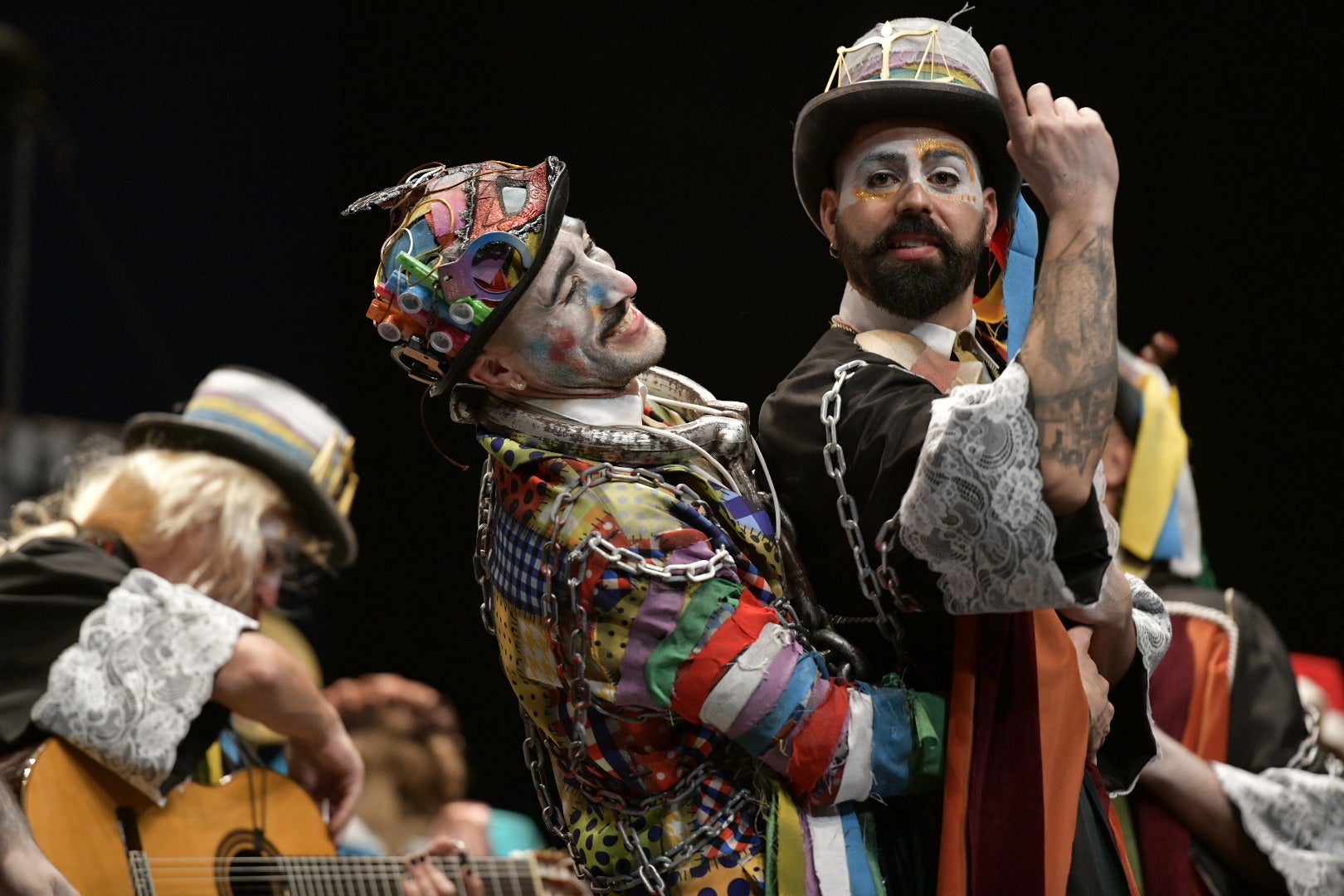 Actuación de la murga Se mace tarde el segundo día de preliminares del Concurso de Murgas del Carnaval de Badajoz 2025. 