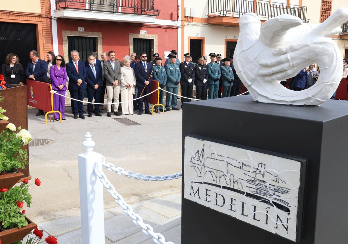 Medellín dedica una calle y un monumento al extremeño asesinado por ETA en 1994