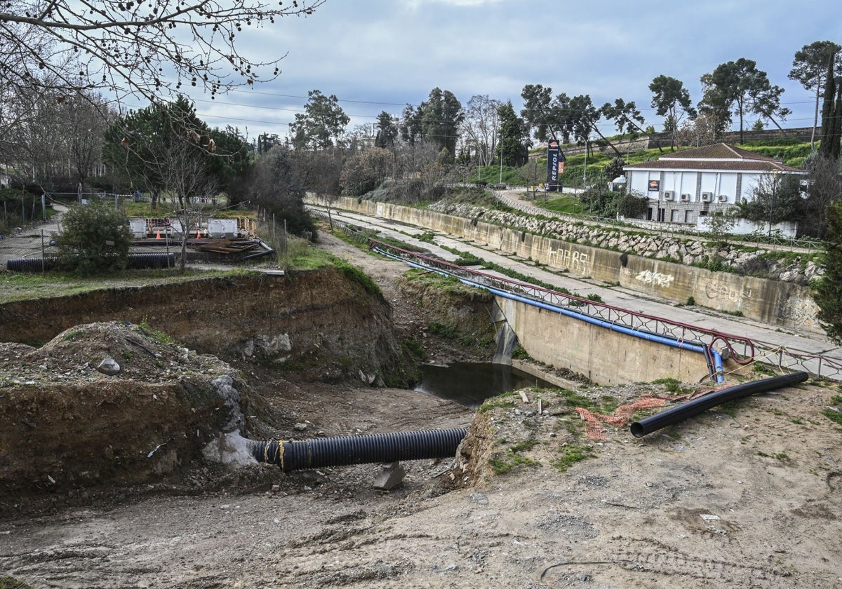 Obras para mejorar la estación depuradora en el Rivillas, sin trabajadores esta semana.