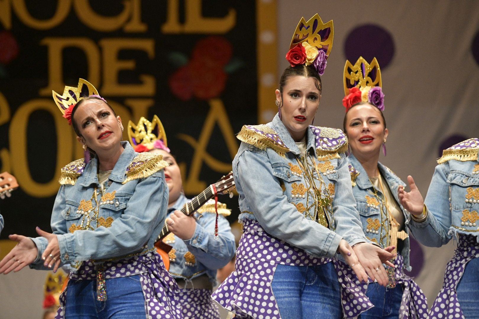 Actuación de Murguer Queen el cuarto y último día de preliminares del Concurso de Murgas del Carnaval de Badajoz 2025. 