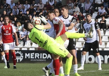 Fotos | El Mérida cae en el Romano ante el Murcia