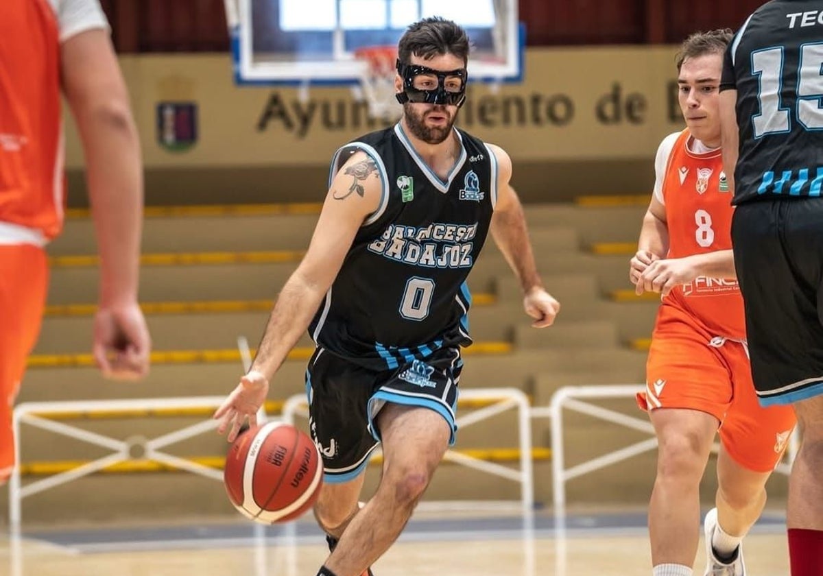 Partido entre el Mérida Bosco y el Baloncesto Badajoz.