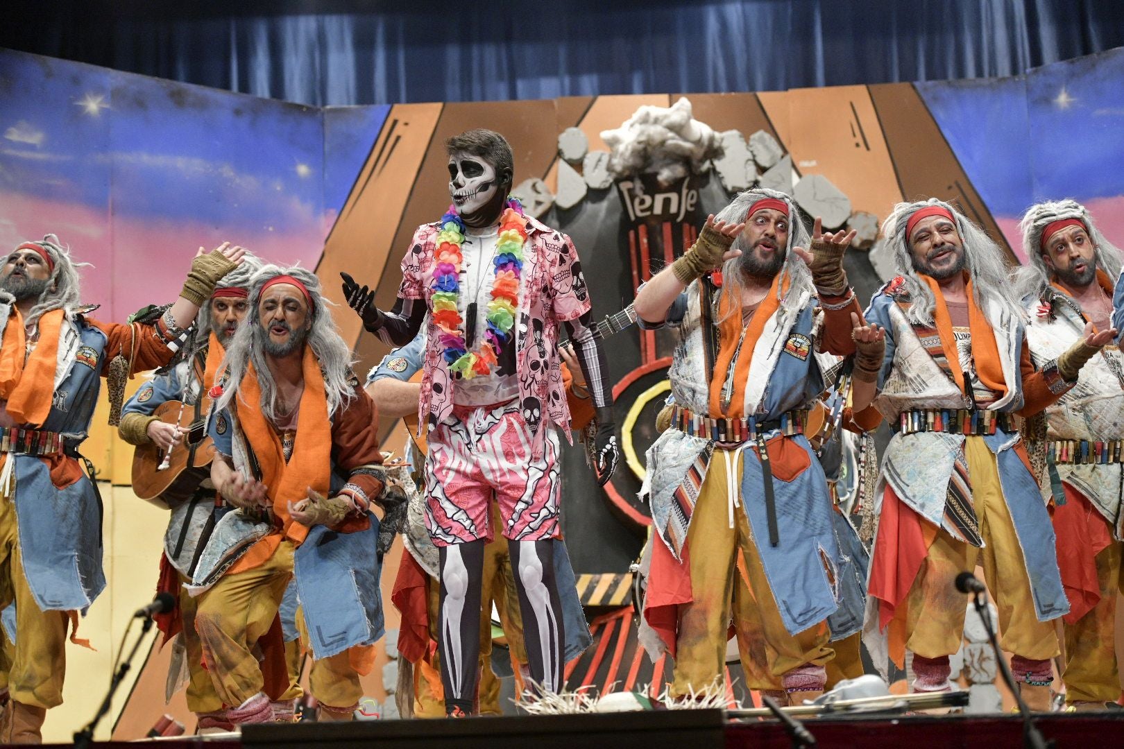 Actuación de Yo no salgo en la primera semifinal del Concurso de Murgas del Carnaval de Badajoz 2025. 