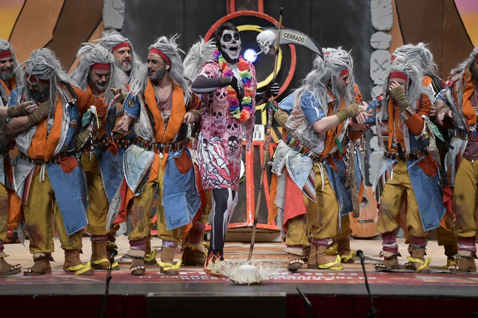 Actuación de Yo no salgo en la primera semifinal del Concurso de Murgas del Carnaval de Badajoz 2025. 