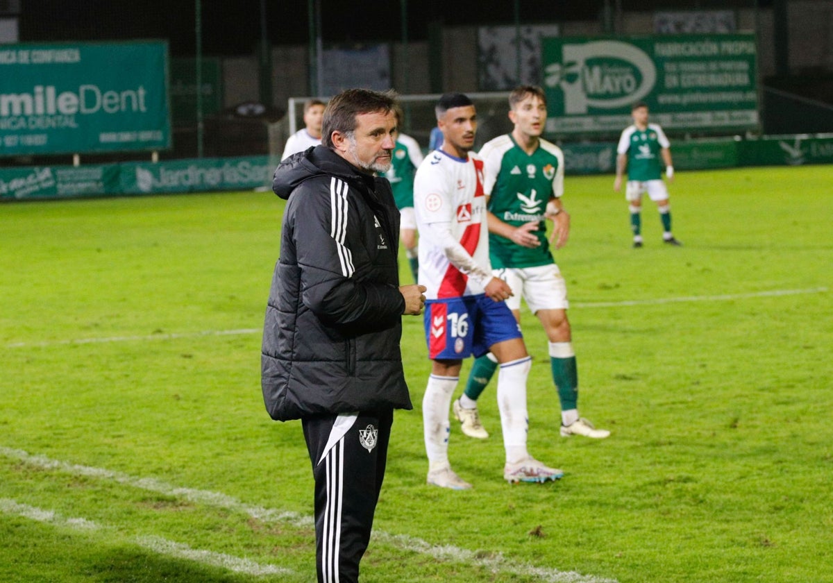 Julio Cobos en un partido de esta temporada en el Príncipe Felipe.