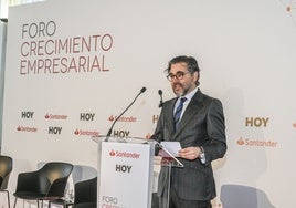 Ignacio Juliá, CEO de Santander España, en la inauguración del foro.