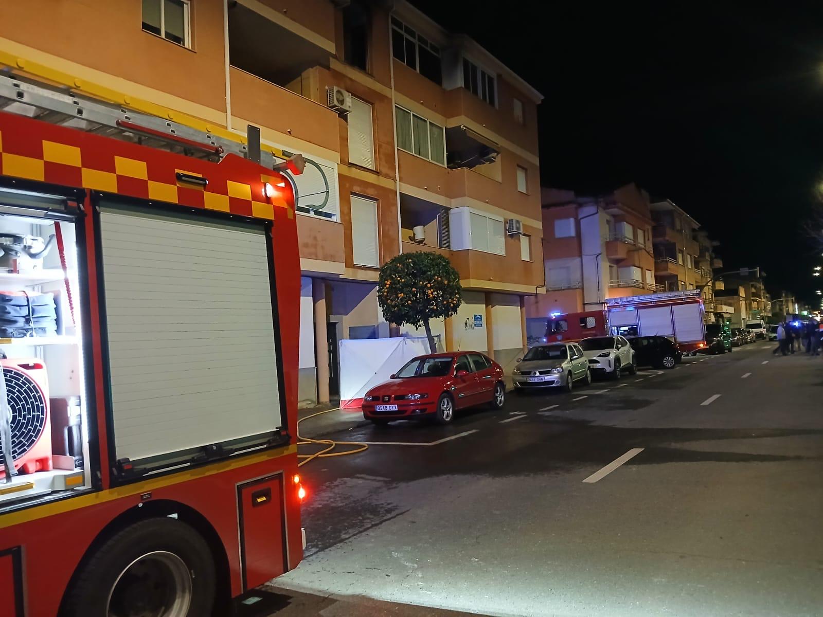 Imágenes del incendio en el que ha perdido la vida un hombre en Moraleja