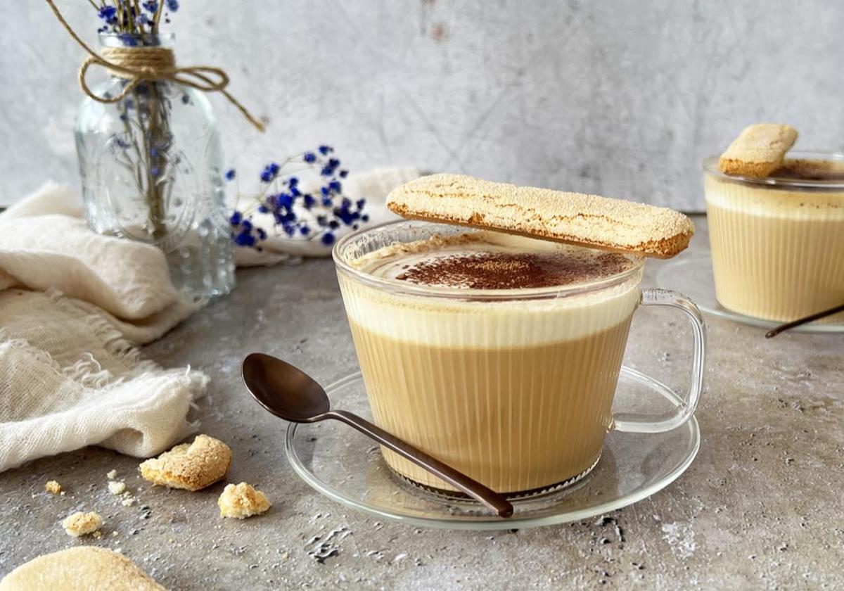 Postre tiramisú latte