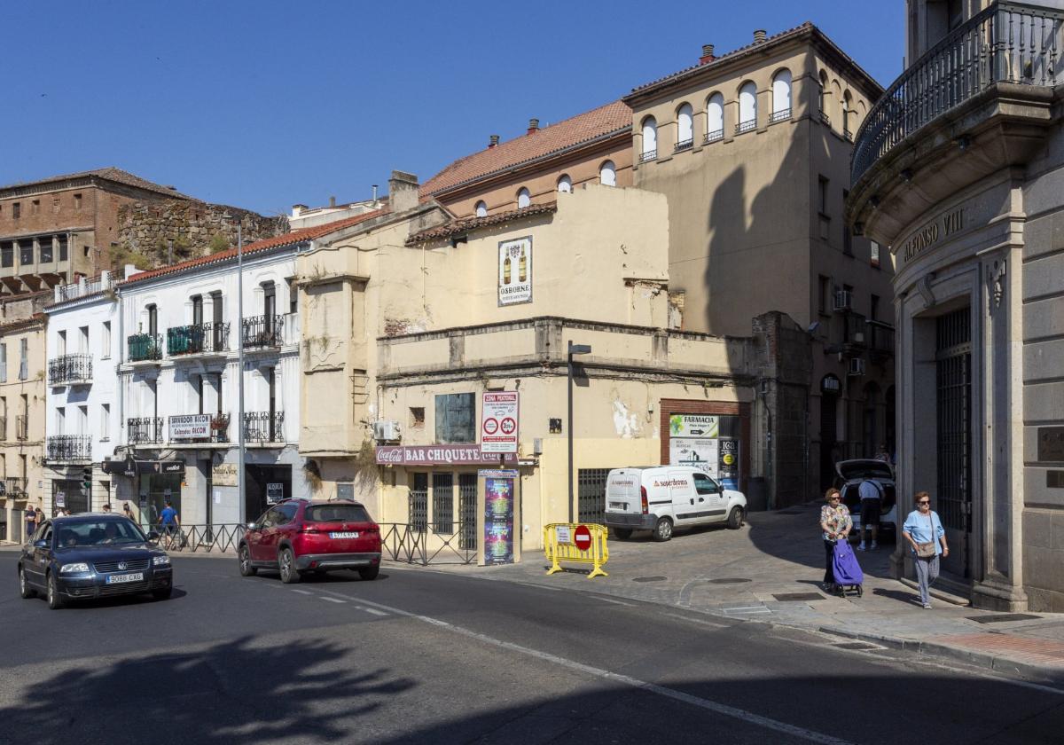 Nadie sabe a quién pertenece la segunda planta del bar Chiquete.