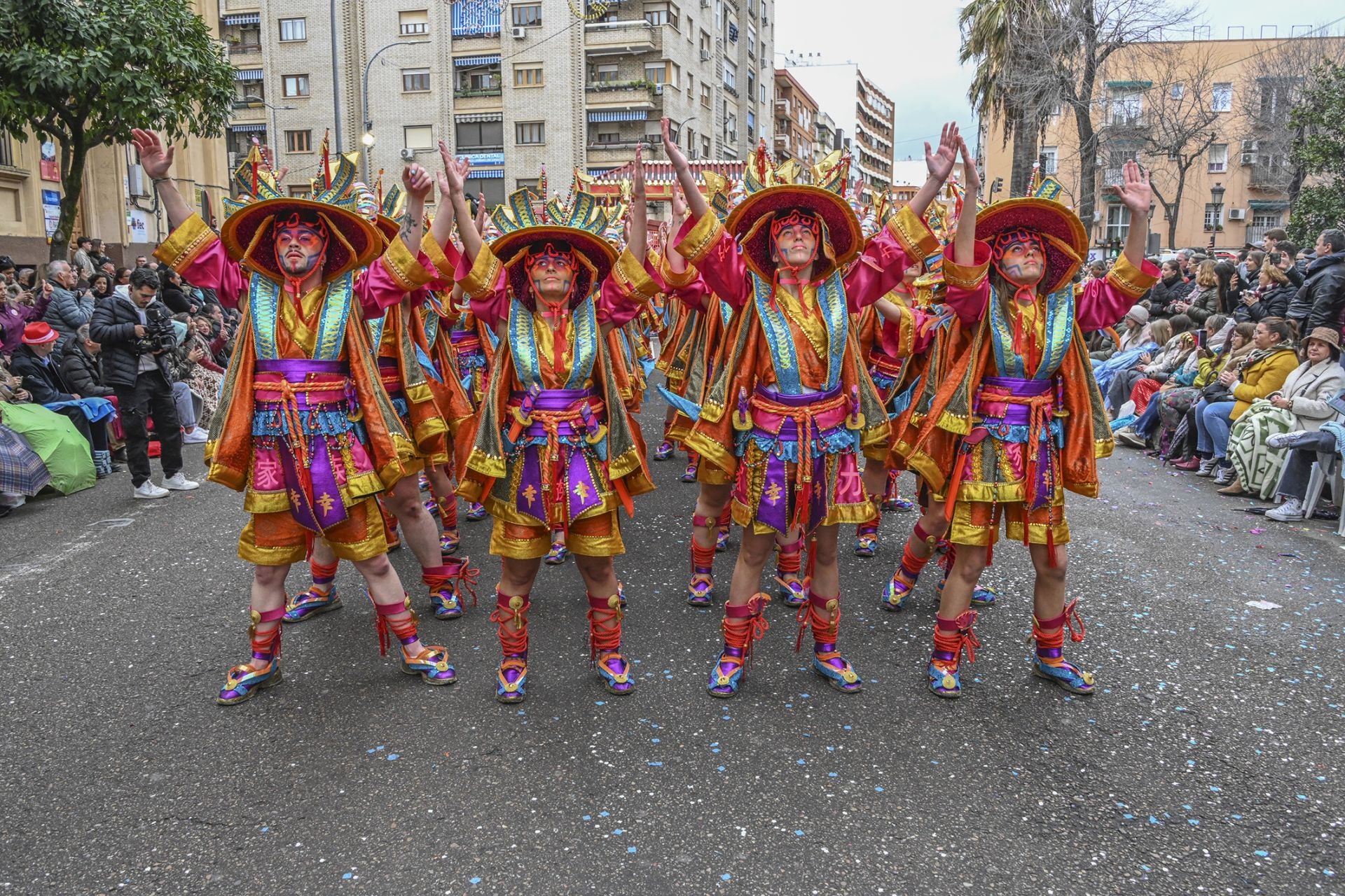 La comparsa ganadora del Gran Desfile del Carnaval de Badajoz, en imágenes