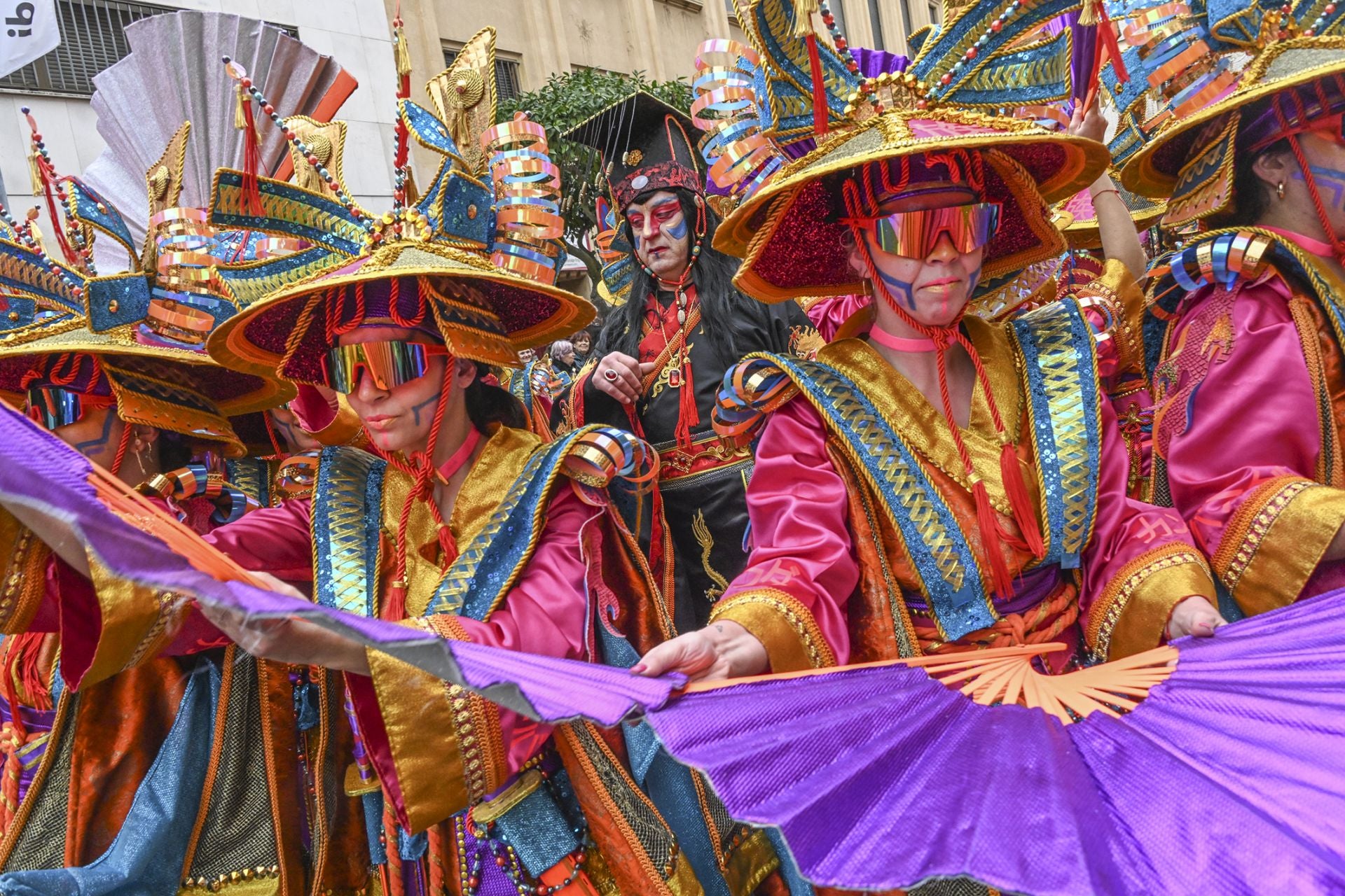 La comparsa ganadora del Gran Desfile del Carnaval de Badajoz, en imágenes